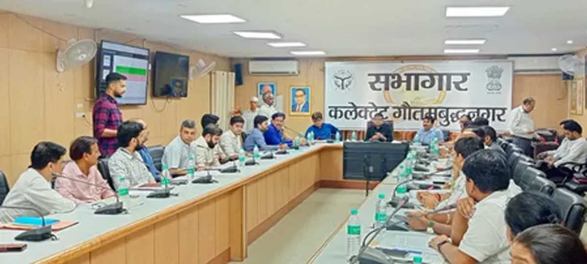 गौतमबुद्ध नगर में एंटी भू-माफिया टास्क फोर्स की बैठक सम्पन्न, जिलाधिकारी ने चिह्नित किए पांच भूमाफिया गौतमबुद्ध नगर में एंटी भू-माफिया टास्क फोर्स की बैठक सम्पन्न, जिलाधिकारी ने चिह्नित किए पांच भूमाफिया